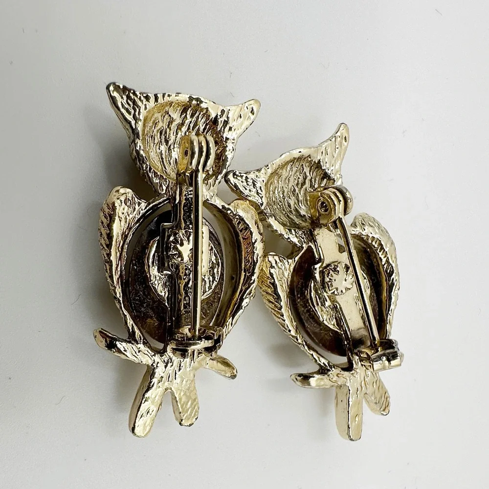 Pair Vintage Gold Tone‎ Owl Brooches Tiger's Eye Belly Pins Unsigned Birds